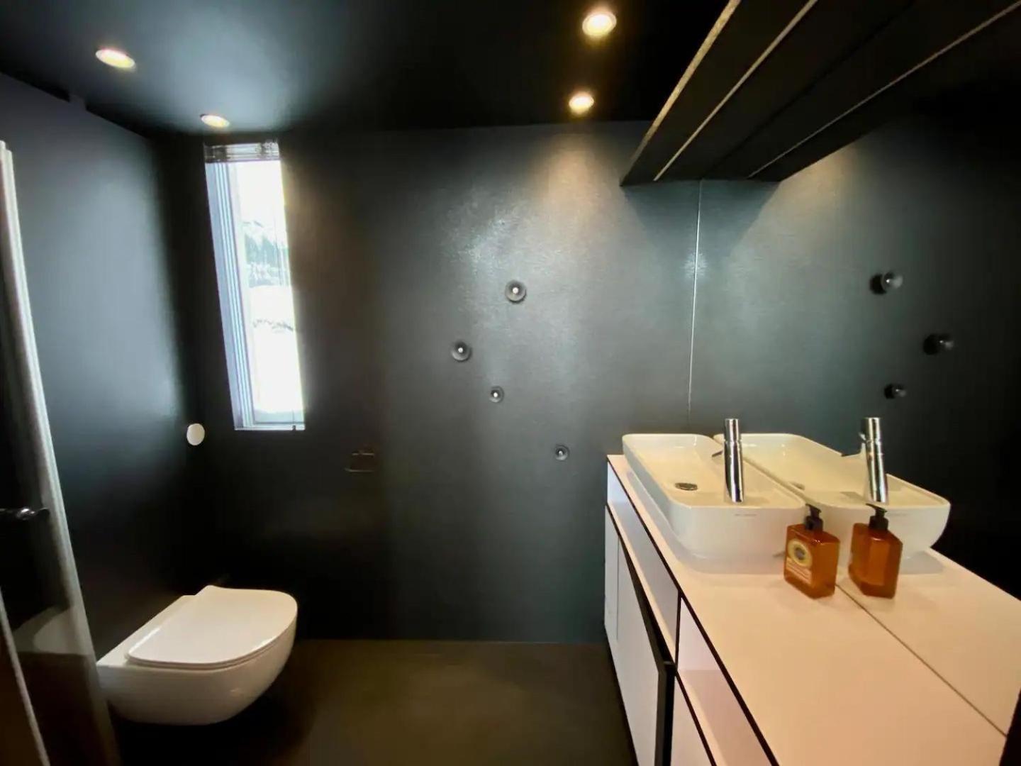 Oceanview Mini-House - Stunning Views Apartment Ramberg Exterior photo